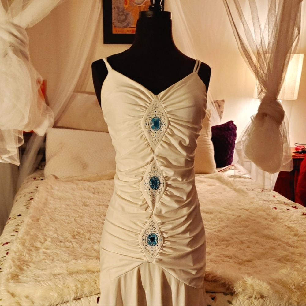 Beleze USA White Jeweled Dress - M